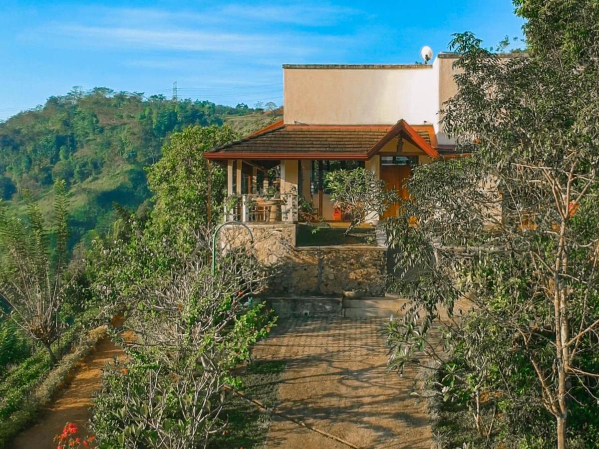 Aqua Exotica Wellness Retreat Hotel Gampola Ngoại thất bức ảnh